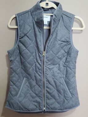 Old Navy Quilted Sleeveless Vest in Light Heather Gray Size Xs